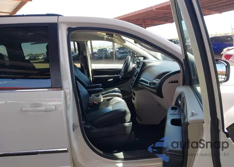 2012 Chrysler Town & Country Touring из США, поврежденный, VIN 2C4RC1BG7CR282212